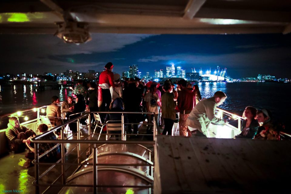Why Should You Hire A Party Boat For Celebrating Your Big Day